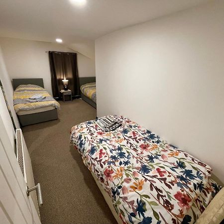 2 Bedroom Cottage Gloucester City Center Екстериор снимка
