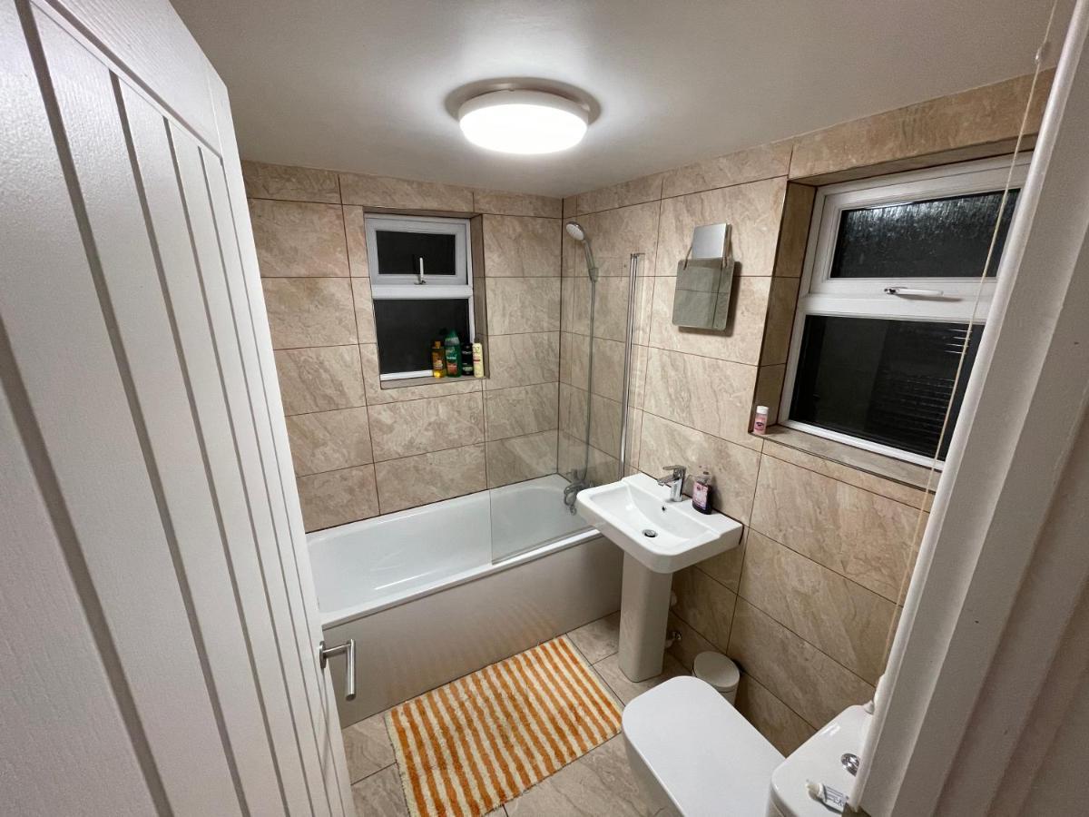 2 Bedroom Cottage Gloucester City Center Екстериор снимка