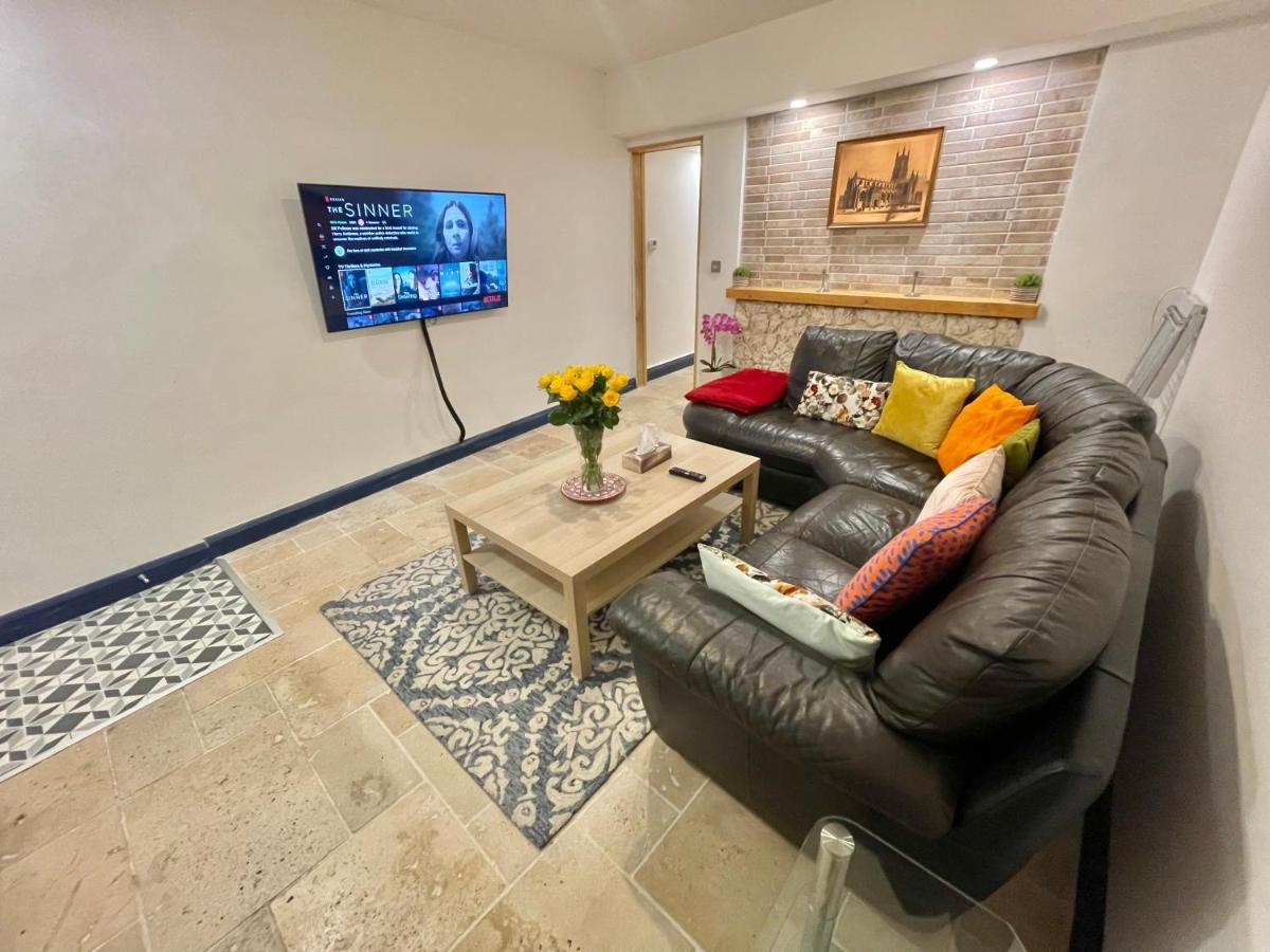 2 Bedroom Cottage Gloucester City Center Екстериор снимка