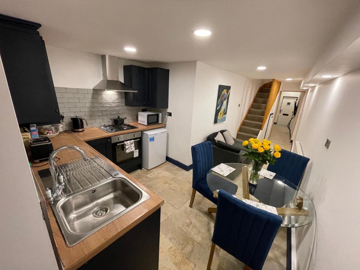 2 Bedroom Cottage Gloucester City Center Екстериор снимка